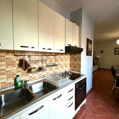 Bujtina Shqiptare Тирана