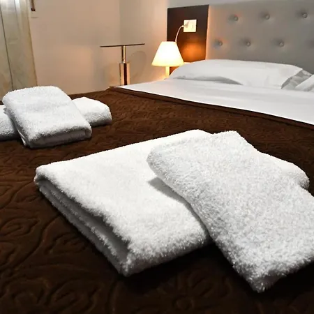 Bujtina Shqiptare Hotel Tirana