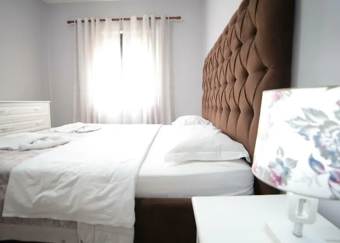 Bujtina Shqiptare * Tirana